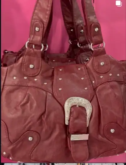 Pink handbag fashion inspiration