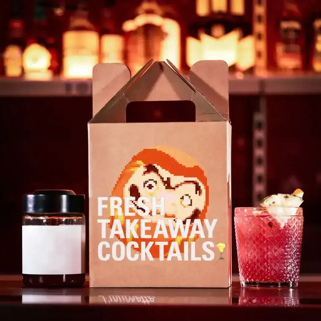 Daruma cocktail delivery box displayed on a table